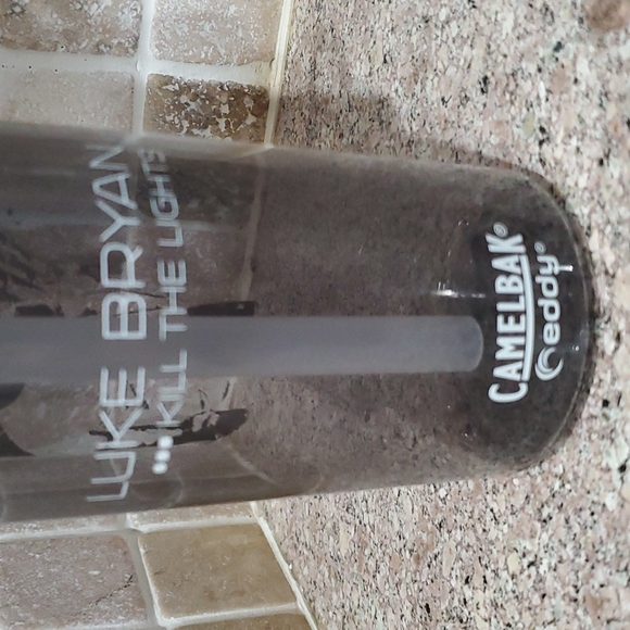 Camelbak Waterbottle - Picture 4 of 6